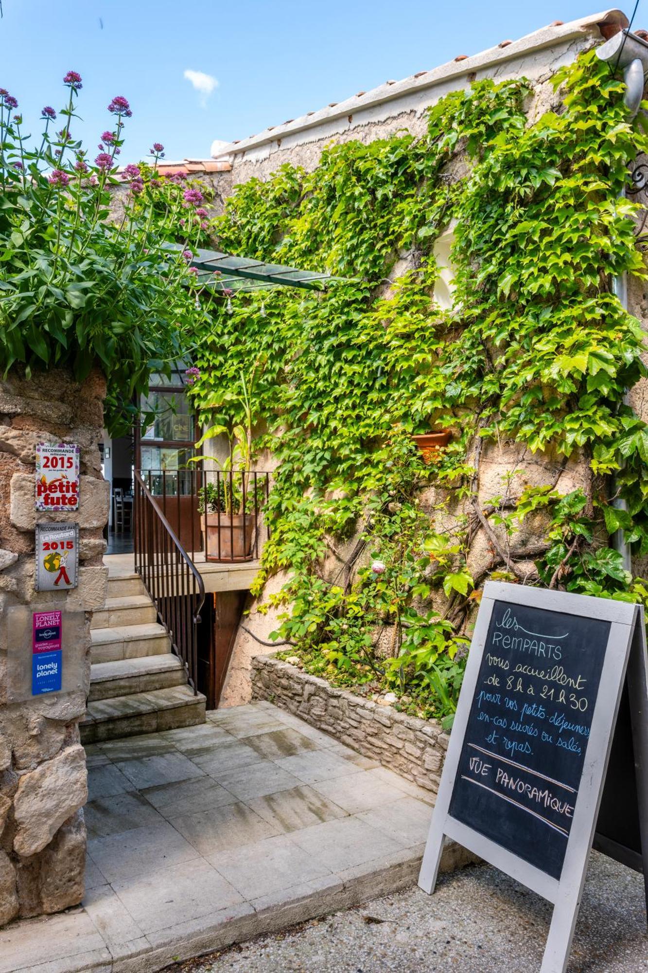 Hotel Restaurant Les Remparts فيناسك المظهر الخارجي الصورة