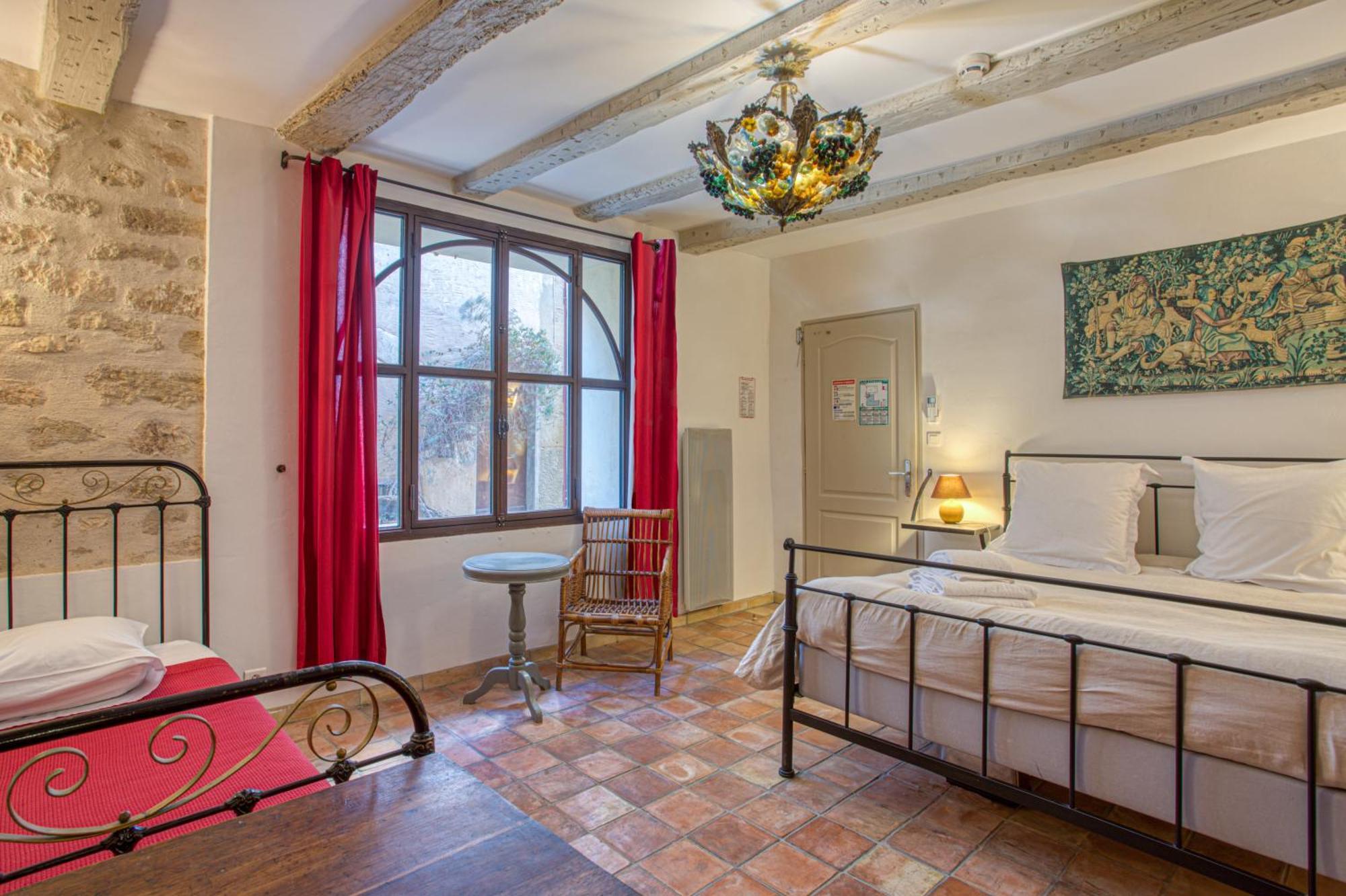 Hotel Restaurant Les Remparts فيناسك المظهر الخارجي الصورة
